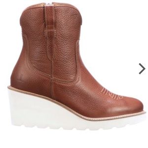 Music City Lucchese Wedge Boots